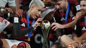 فلامنجو يعزز سجله الدولي بكأس التحدي بعد الفوز 2-0 على بيراميدز